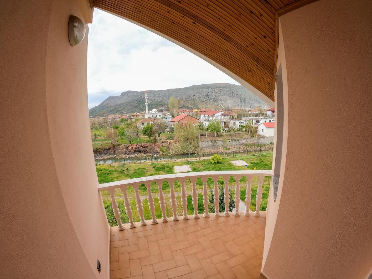 Hotel Hasmegaj Mahall' e Kryethuit Экстерьер фото