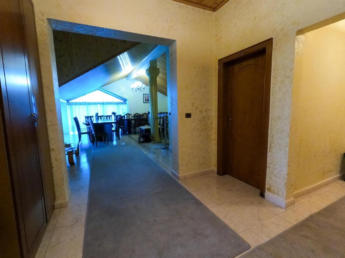 Hotel Hasmegaj Mahall' e Kryethuit Экстерьер фото