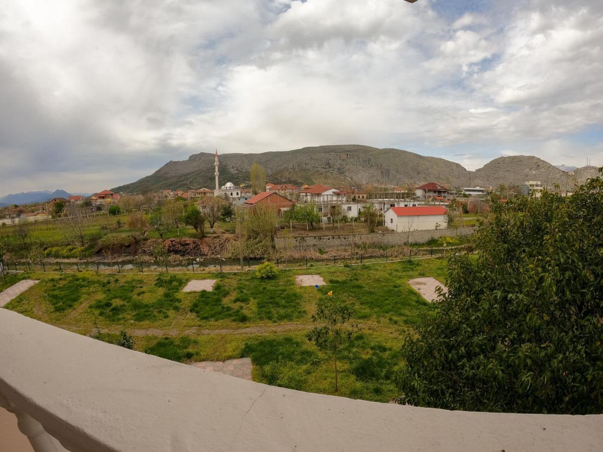 Hotel Hasmegaj Mahall' e Kryethuit Экстерьер фото