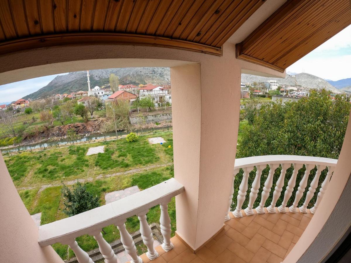 Hotel Hasmegaj Mahall' e Kryethuit Экстерьер фото
