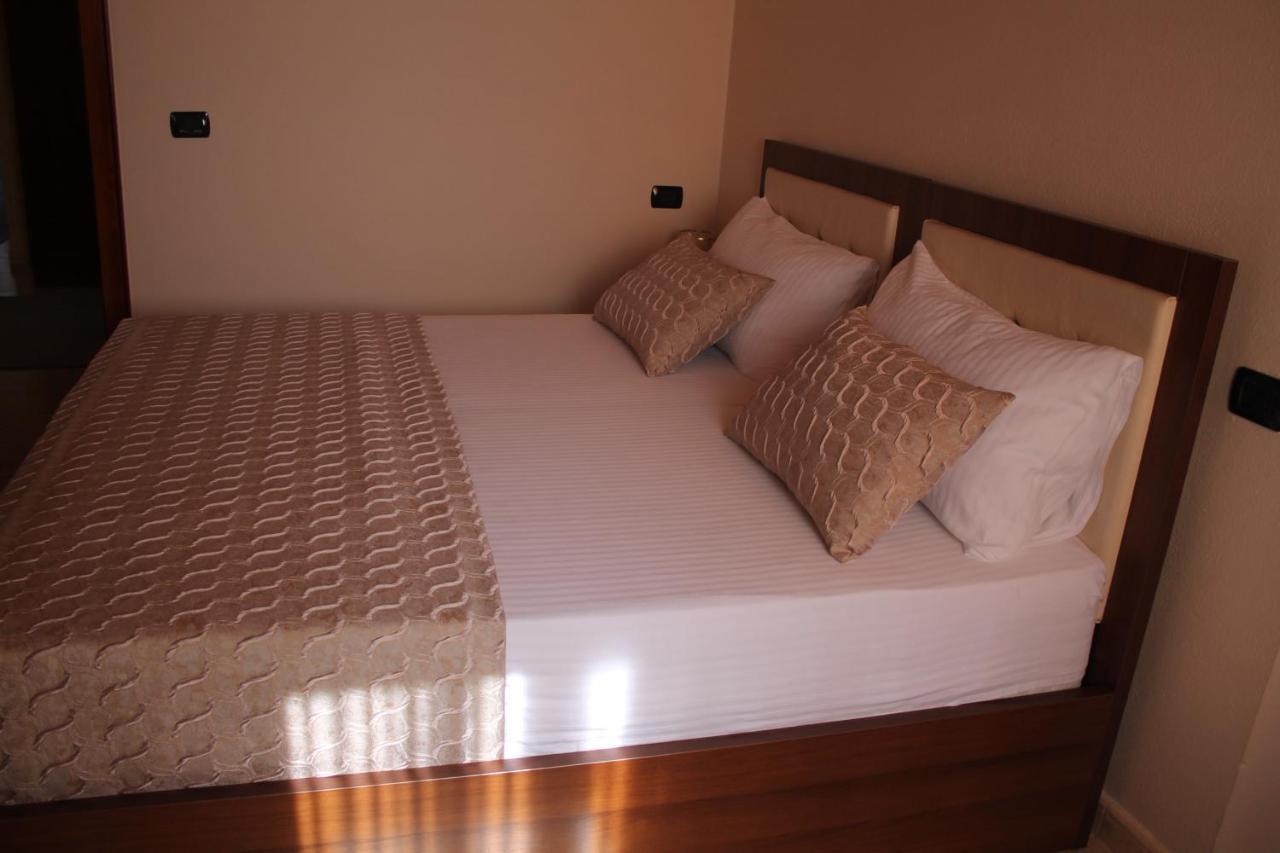 Hotel Hasmegaj Mahall' e Kryethuit Экстерьер фото