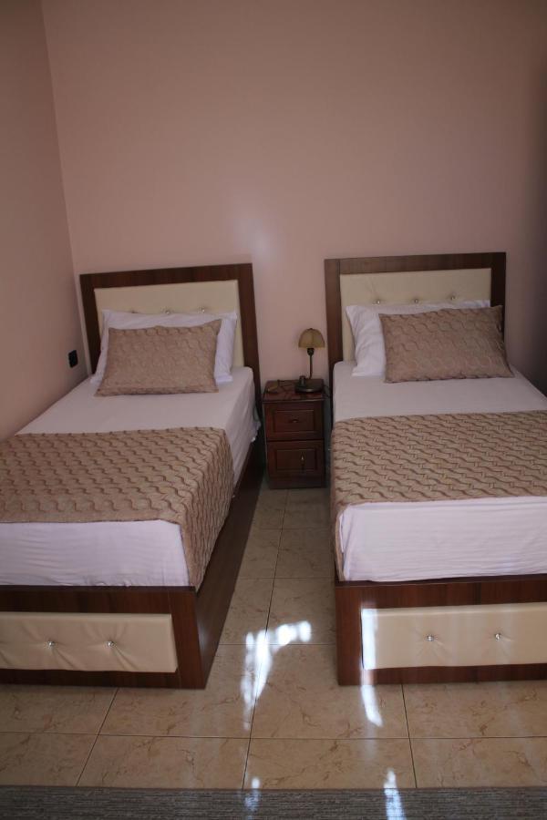 Hotel Hasmegaj Mahall' e Kryethuit Экстерьер фото