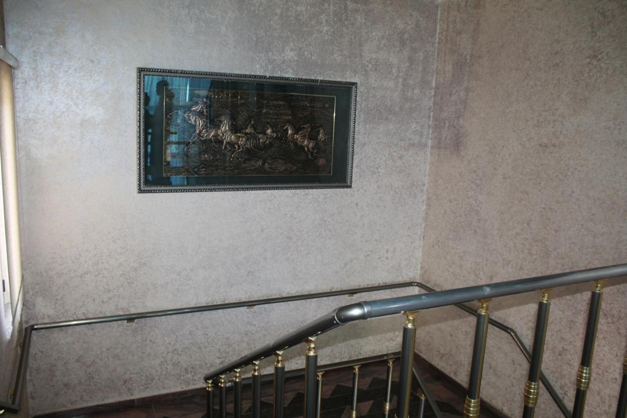 Hotel Hasmegaj Mahall' e Kryethuit Экстерьер фото